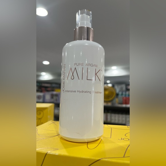 Josie Maran Mega-Size Milk& Body Butter 2pc Be & Give Love Holiday Box Set - Picture 3 of 8